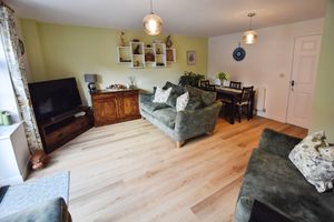 Lounge/Diner- click for photo gallery